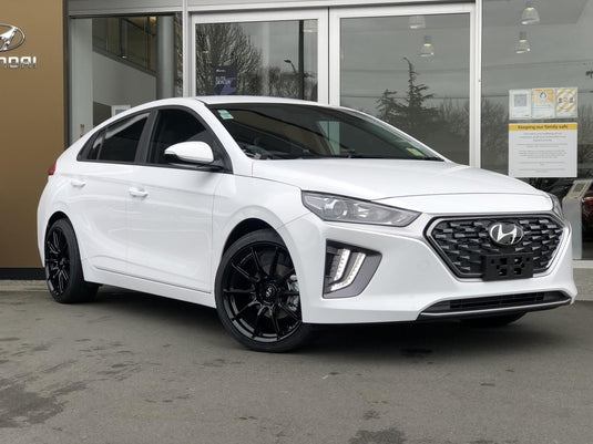 HYUNDAI IONIQ Hyundai IONIQ (2022) on 18