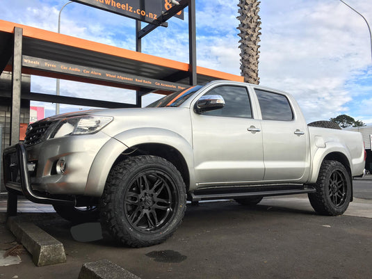 TOYOTA HILUX 4WD (6 STUD) BGW Lethal on Toyota Hilux