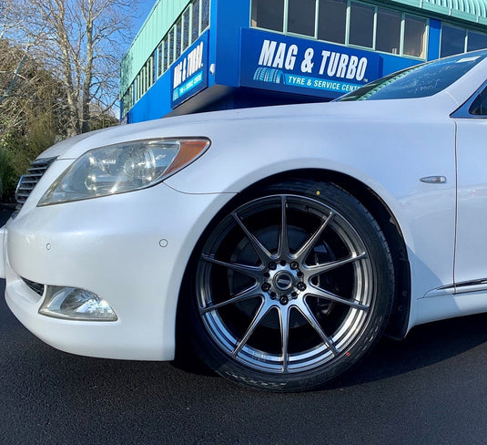 LEXUS LS Lexus LS460 on BGW Circuit