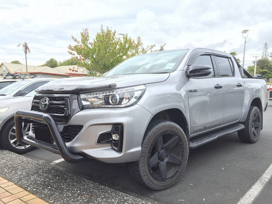 TOYOTA HILUX 4WD (6 STUD) Toyota Hilux on BGW Torment with Tri-Ace Pioneers
