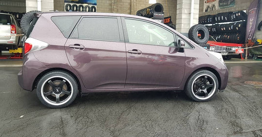 TOYOTA RACTIS / IST Toyota Ractis on BGW Fury
