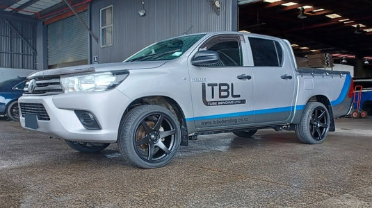 TOYOTA HILUX 2WD (5 STUD) Toyota Hilux 2WD (2020) on 20