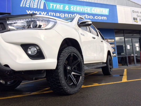 TOYOTA HILUX 4WD (6 STUD) Toyota Hilux BGW Tempest & 265/50R20 AMP A/T