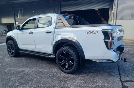 ISUZU D-MAX Isuzu D-Max on Black Rhino Wanaka
