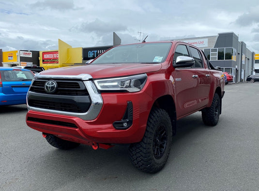 TOYOTA HILUX 4WD (6 STUD) Toyota Hilux on 16