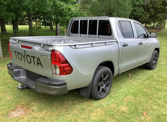 TOYOTA HILUX 2WD (5 STUD) Toyota Hilux WorkMate (2022) on 17