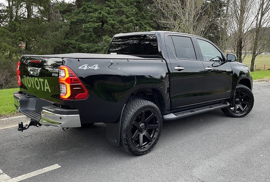 TOYOTA HILUX 4WD (6 STUD) Toyota Hilux SR5 (2021) on BGW Vader