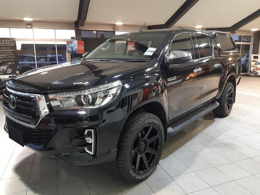 TOYOTA HILUX 4WD (6 STUD) Toyota Hilux SR5 (2019) on BGW Vader