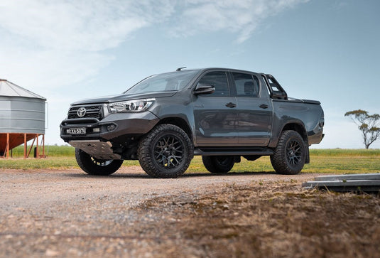 TOYOTA HILUX 4WD (6 STUD) Toyota Hilux on ROH Crawler
