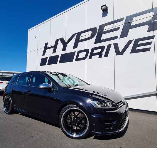 VOLKSWAGEN GOLF / POLO VW Golf R on Covert CV4