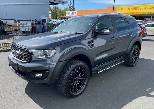 FORD EVEREST Ford Everest Flared on BGW Blast