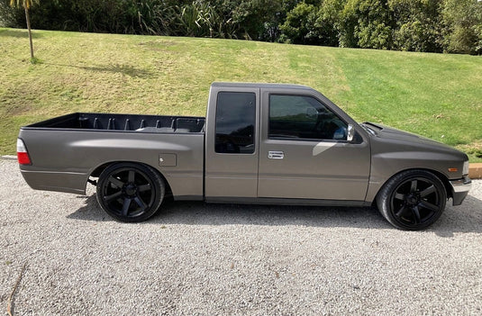 HOLDEN RODEO Holden Rodeo (1995)w/ Isuzu MU guards on BGW Beast