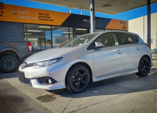 TOYOTA COROLLA / BLADE Toyota (2016) Corolla on BGW Apex