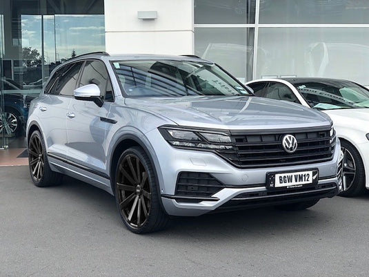 VOLKSWAGEN TOUAREG VW Touareg on BGW VM12 gloss black