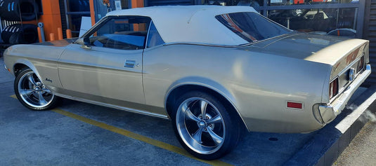 FORD MUSTANG Ford Mustang (1971) on Ridler R695