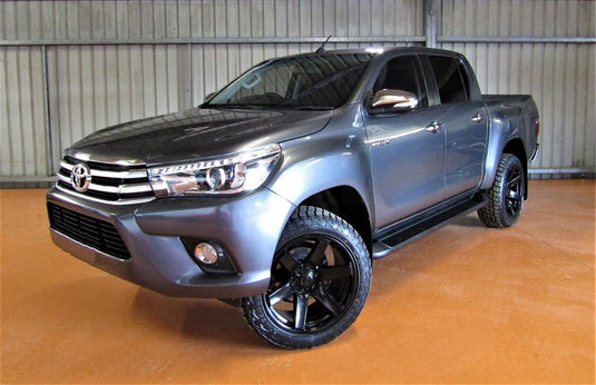 TOYOTA HILUX 4WD (6 STUD) Toyota Hilux on BGW Beast