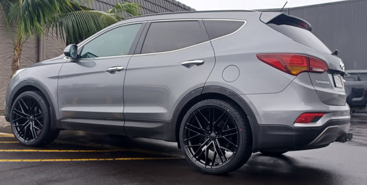 HYUNDAI SANTA FE Hyundai Santa Fe on 22