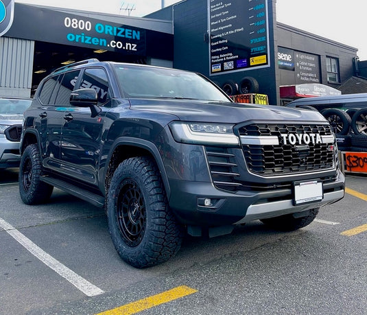 TOYOTA LAND CRUISER 300 SERIES Toyota LC300 GR (2022) on 18x9