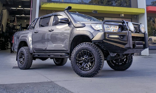 TOYOTA HILUX 4WD (6 STUD) Toyota Hilux 4x4 on ROH Vapour