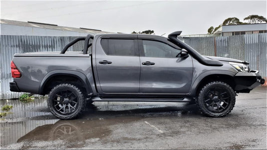 TOYOTA HILUX 4WD (6 STUD) Toyota Hilux on BGW Tribal