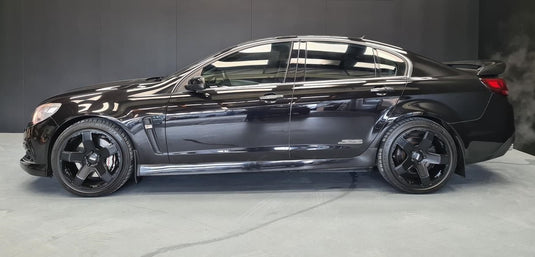 HOLDEN COMMODORE VE-VF Holden Commodore VF SS-V Redline on BGW Vice