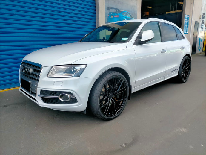 Audi SQ5 (2014) on BGW Prost
