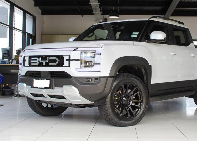 BYD Shark 6 (2025) on Covert RV4