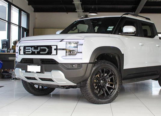 BYD Shark 6 (2025) on Covert RV4