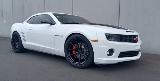 Chevrolet Camaro SS (2009) on Covert CF-4