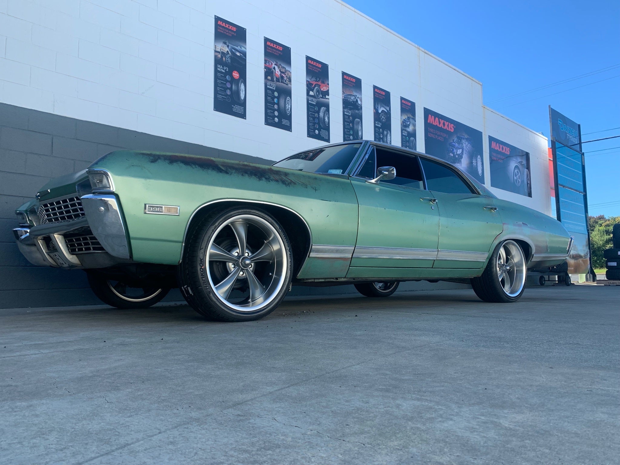 Chevrolet Caprice (1968) on Ridler R695 – BG Marketing