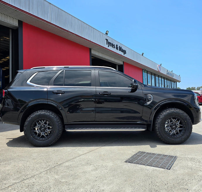 Ford Everest (2024) on ROH Axe