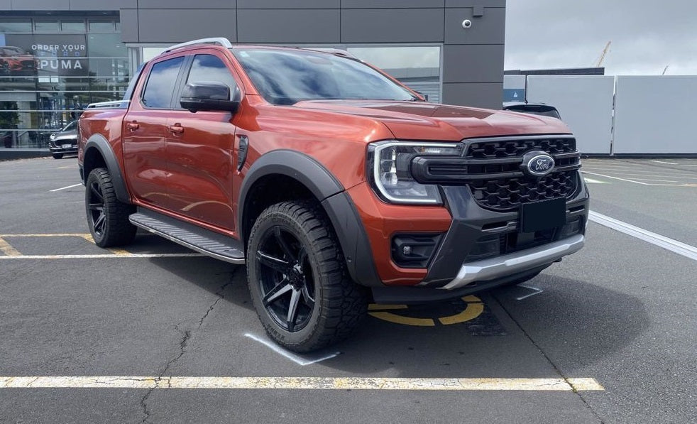Ford Ranger (2023) on Covert RV2 – BG Marketing