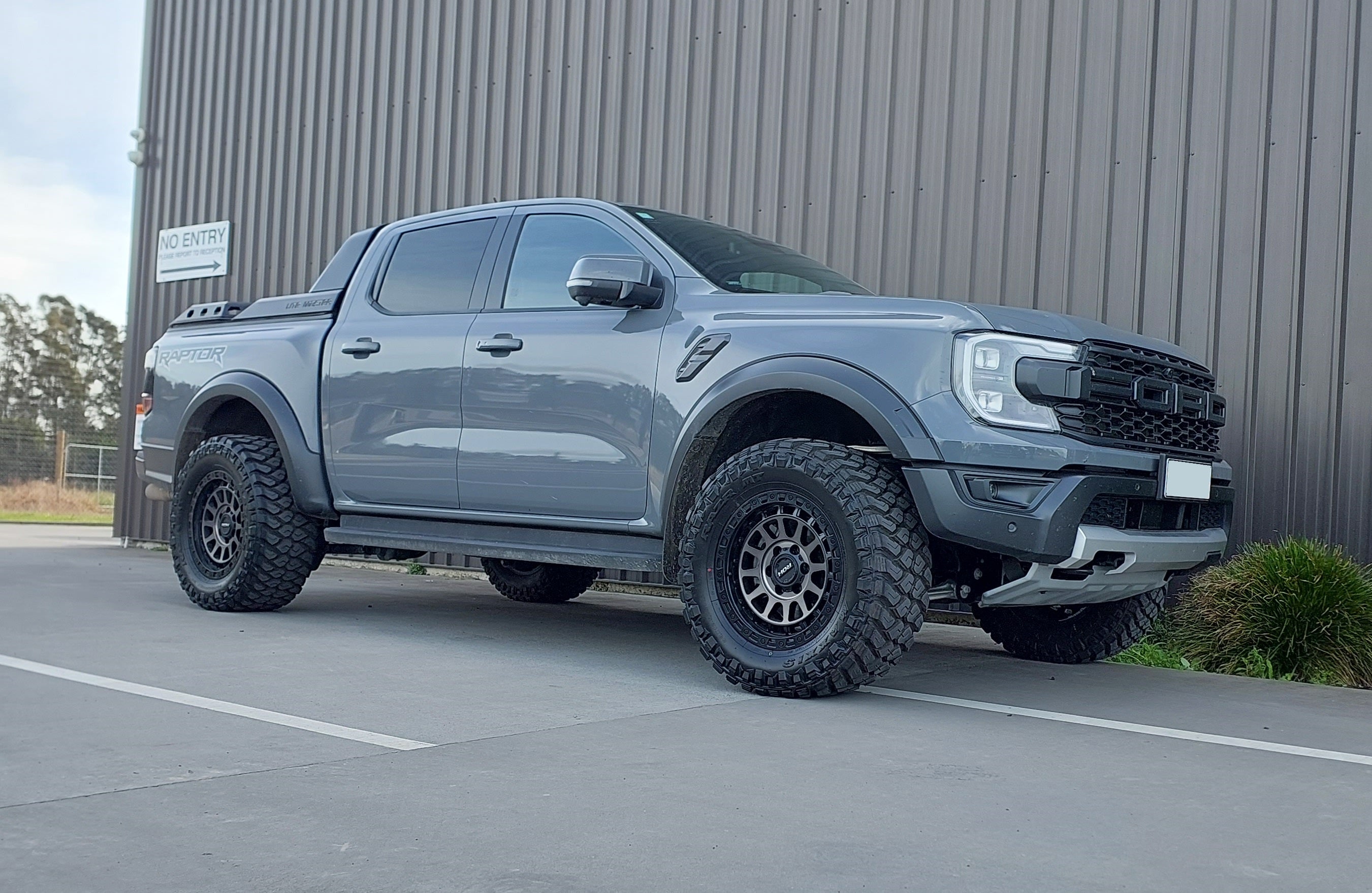 Ford Ranger Raptor (2023) on ROH Assault – BG Marketing