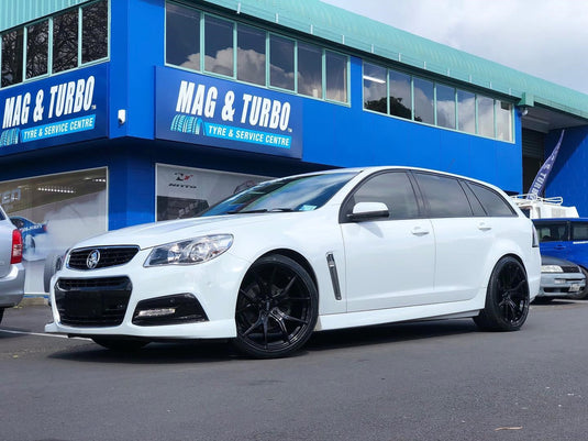 HOLDEN COMMODORE VE-VF Holden Commodore VF on BGW Compton