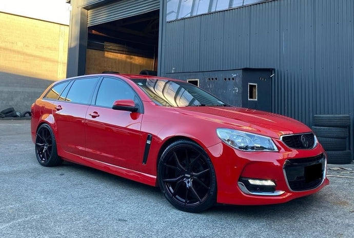 Holden Commodore VF on BGW Compton