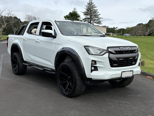 Isuzu D-Max (2023) on Covert RV2