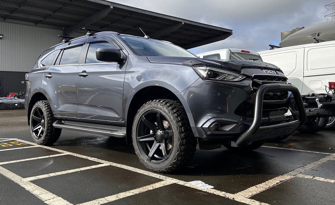Isuzu MU-X (2024) on Covert RV2 with Delium Terra Raider M/T tyres
