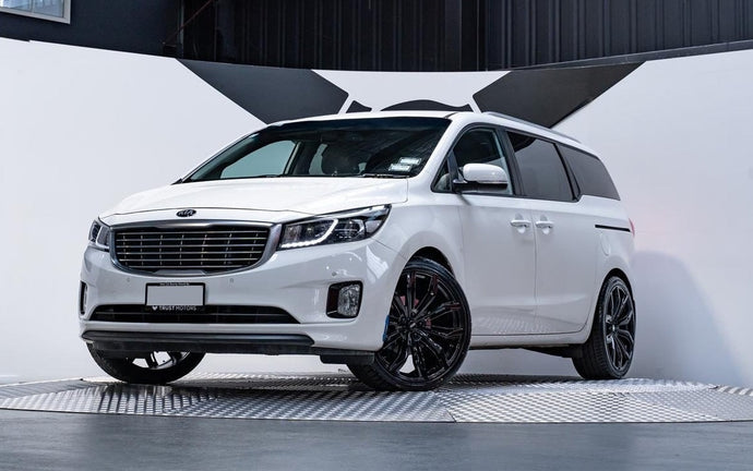 Kia Carnival (2017) on BGW Black Widow