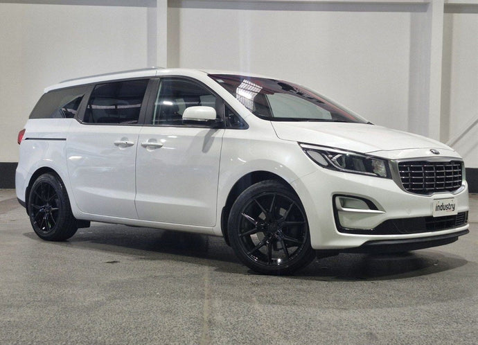 Kia Carnival (2020) on BGW Compton