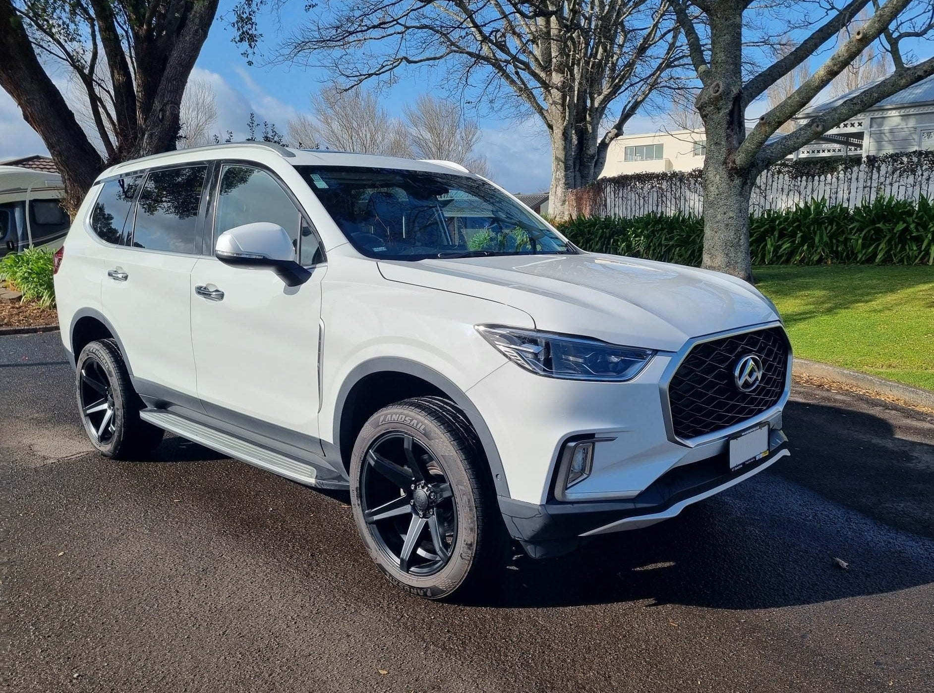 LDV D90 (2022) on Covert RV2 – BG Marketing