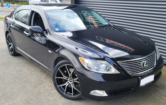Lexus LS460 (2006) on BGW Compton
