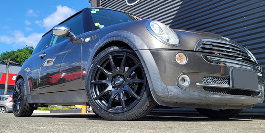 Mini Cooper (2006) on BGW Ratchet