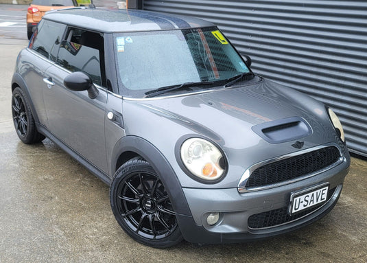 Mini Cooper S on BGW Hampton
