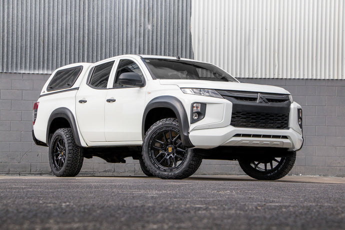 Mitsubishi Triton (2019) on Double Five DB-2