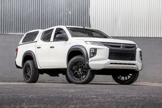 Mitsubishi Triton (2019) on Double Five DB-2