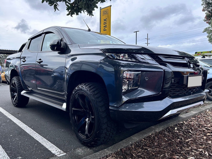 Mitsubishi Triton (2024) on Covert RV6