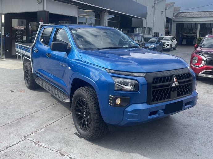 Mitsubishi Triton (2024) on ROH Crawler