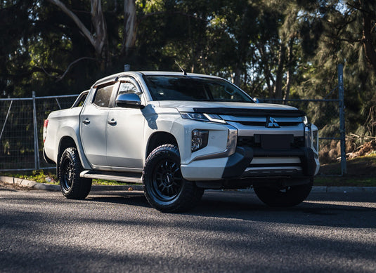 Mitsubishi Triton (2022) on ROH Arc