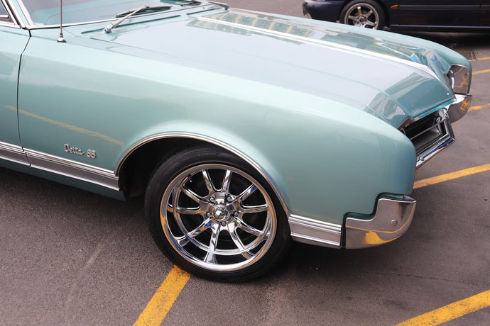 Oldsmobile Delta 88 (1966) on Ridler R650