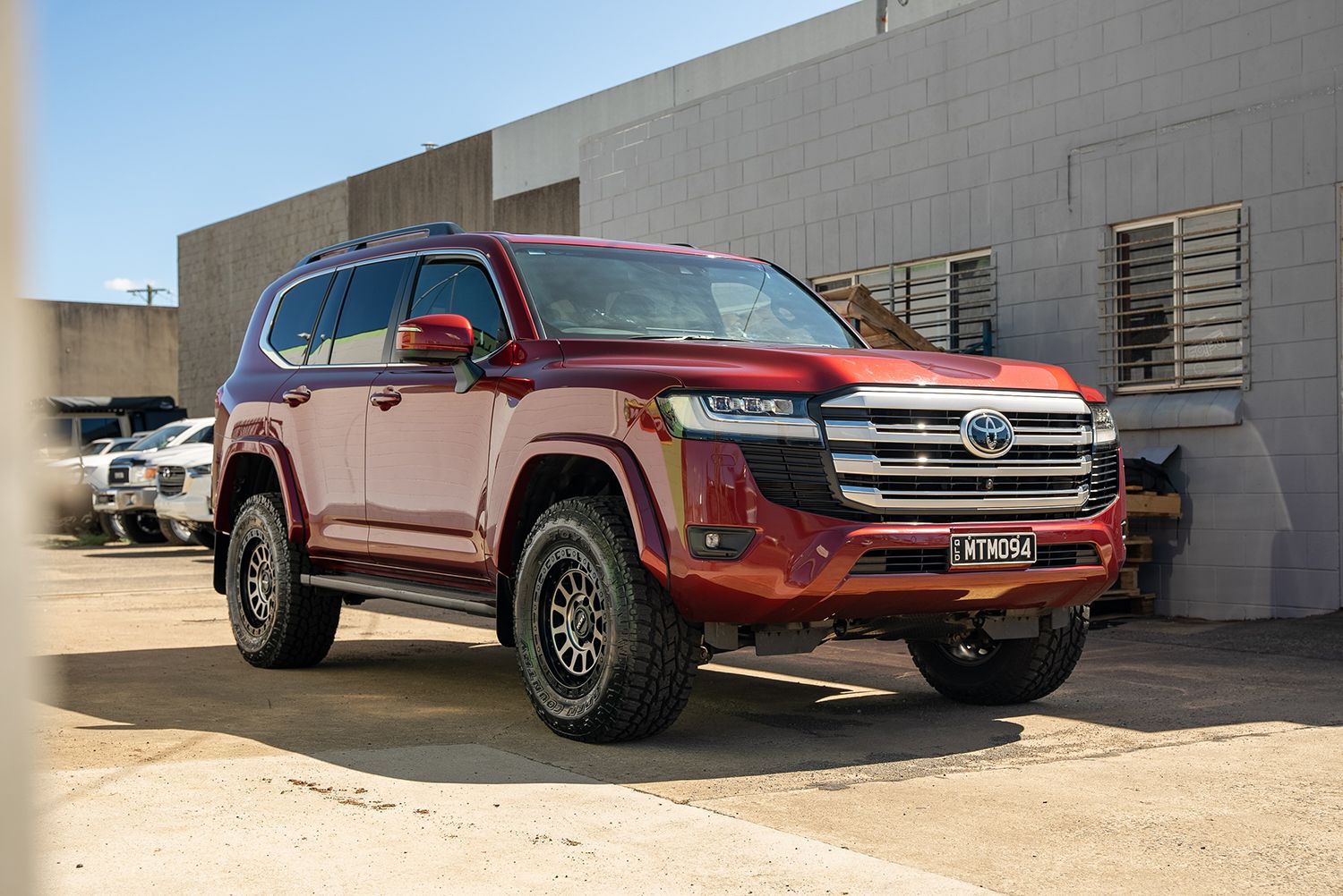 Toyota Land Cruiser 300 Series (2023) on ROH Assault – BG Marketing